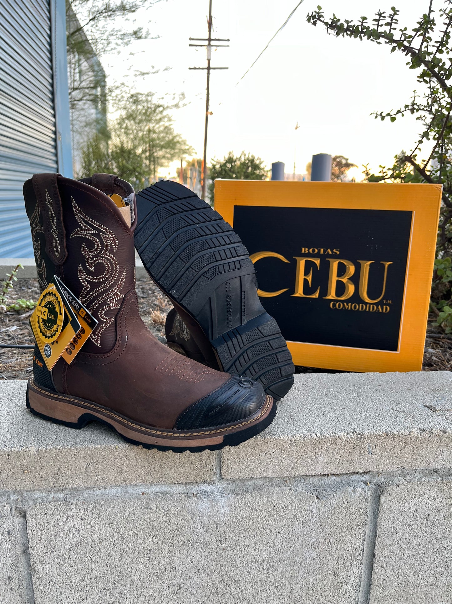 Men’s Cebu Rodeo Square Toe “TUCSON” Pull On Soft Toe Work Boot