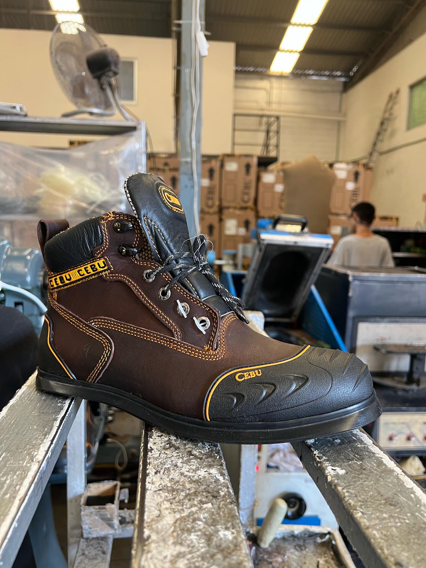 Men’s Cebu “BORCESHARK” Brown 6” Steel Toe Work Boot